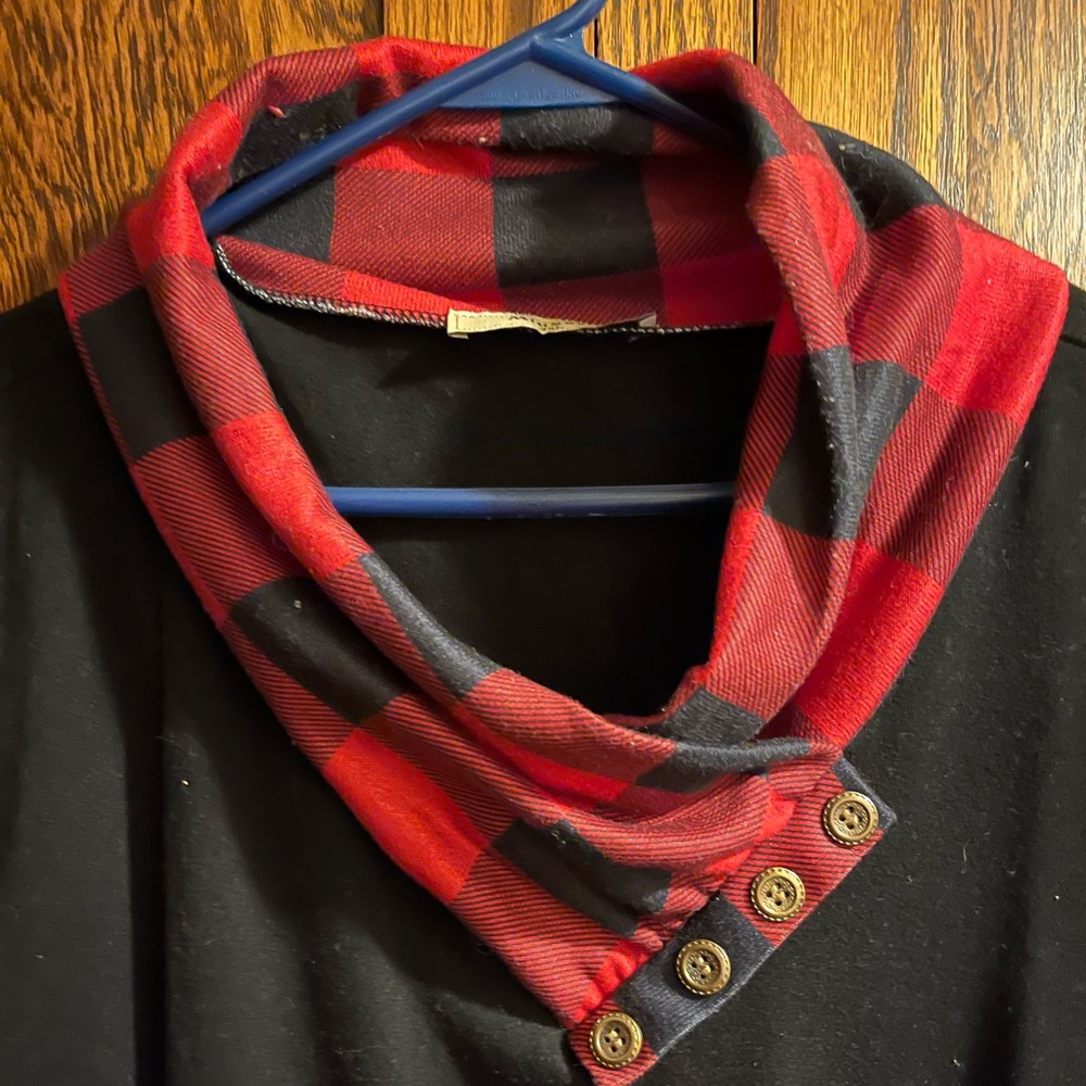Black/Red Plaid Top